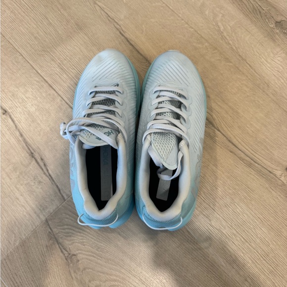 hoka one one - Picture 2 of 4